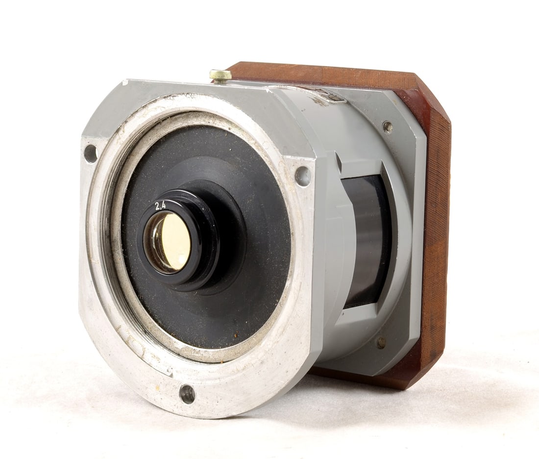 A De Oude Delft 50mm f/0.75 Rayxar Lens. - 2