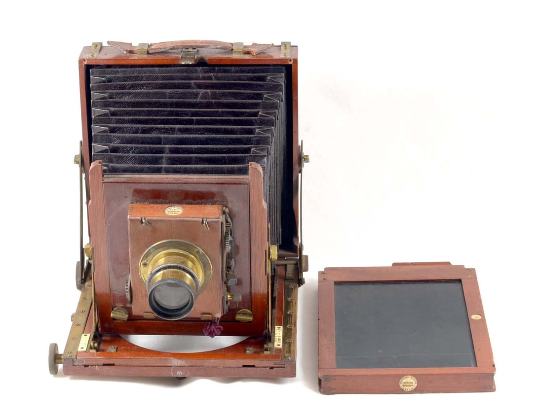 Thornton Pickard Half Plate Imperial Field Camera. (1 of 3)