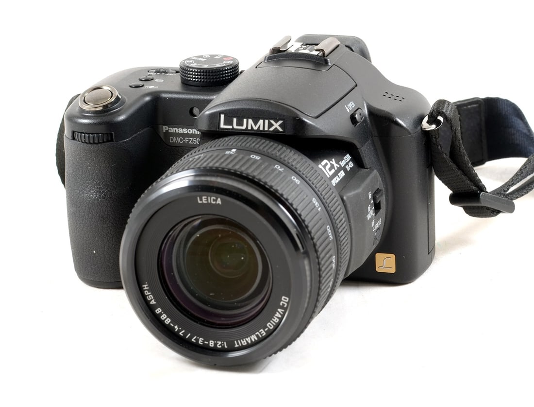 Panasonic DMC-FZ50 Digital Bridge Camera. 1 Leica 2x Optical Zoom (35-420mm equivalent). - 2