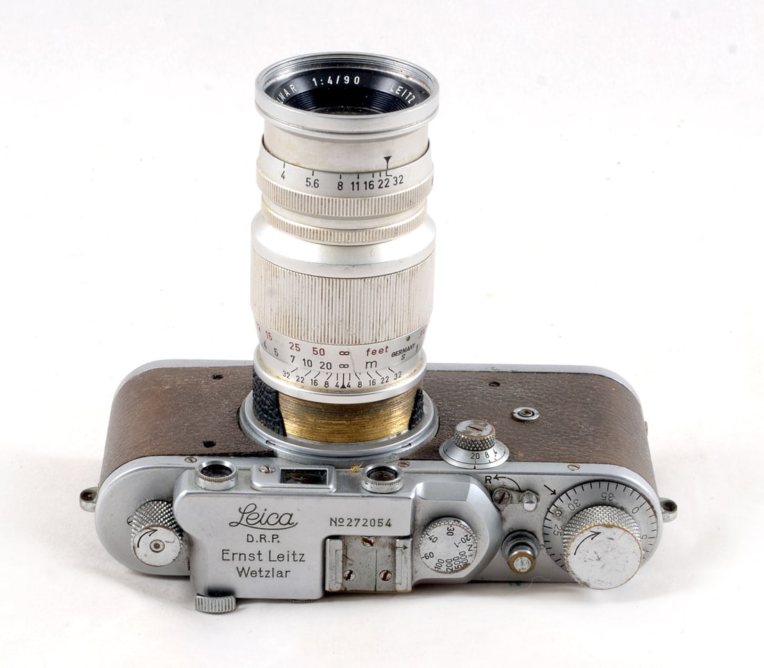 Leica IIIa Rangefinder Camera Body. With Leitz 90mm f4 Elmar lens. - 3