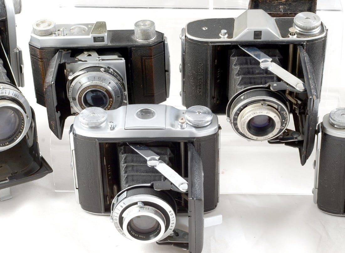 Voigtlander Vitessa (Barn Doors Version). Plus Ensign other folding cameras. - 4