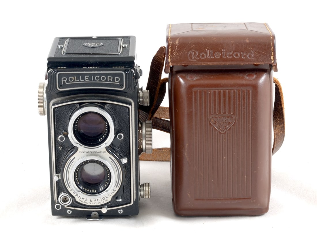 Rolleicord VB 120 TLR. With ERC and strap. (1 of 4)