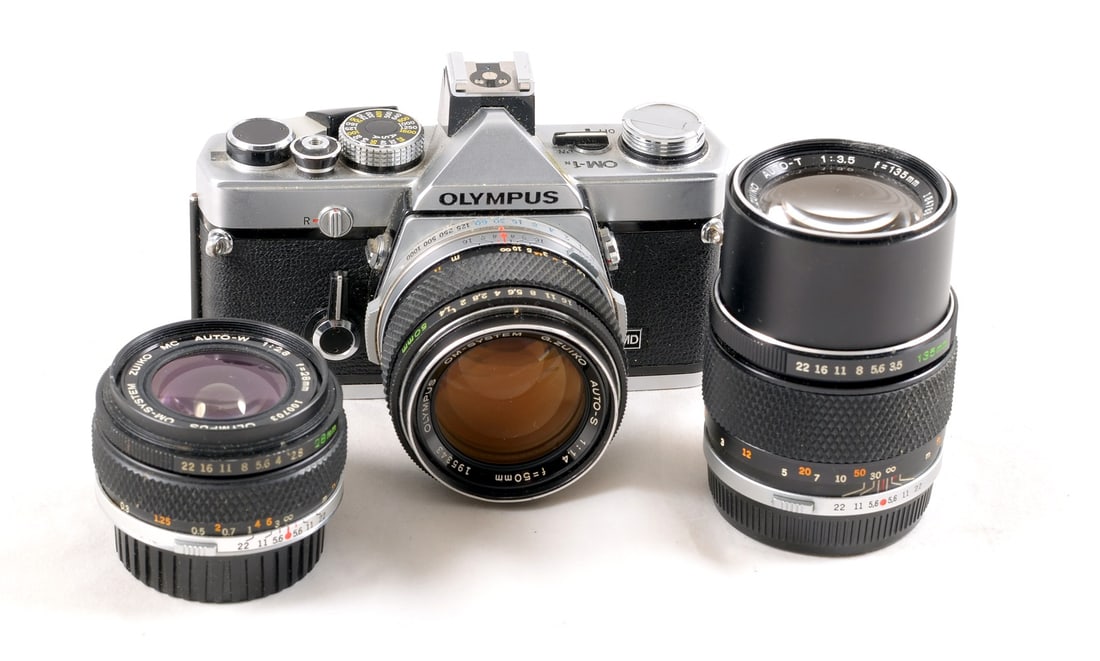Olympus OM1n Close-Up & General Outfit. With 2 silver rim lenses. - 2