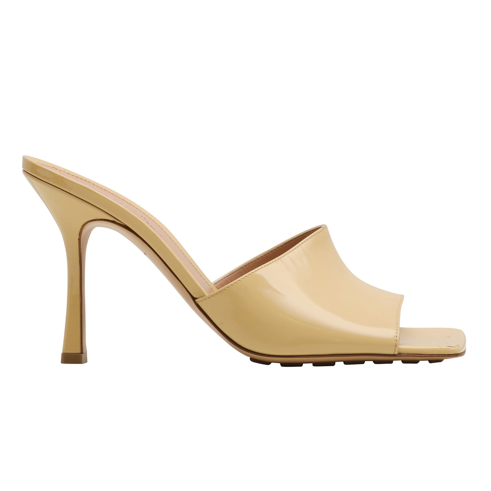Bottega Veneta Beige Stretch Heel Mule - Size 41: Bottega Veneta Beige Stretch Heel Mule - Size 41 patent leather, labelled size 41 (UK 8) Heel height 10.5cm Grade B+ Please log in to Chiswick Live account to view condition report 