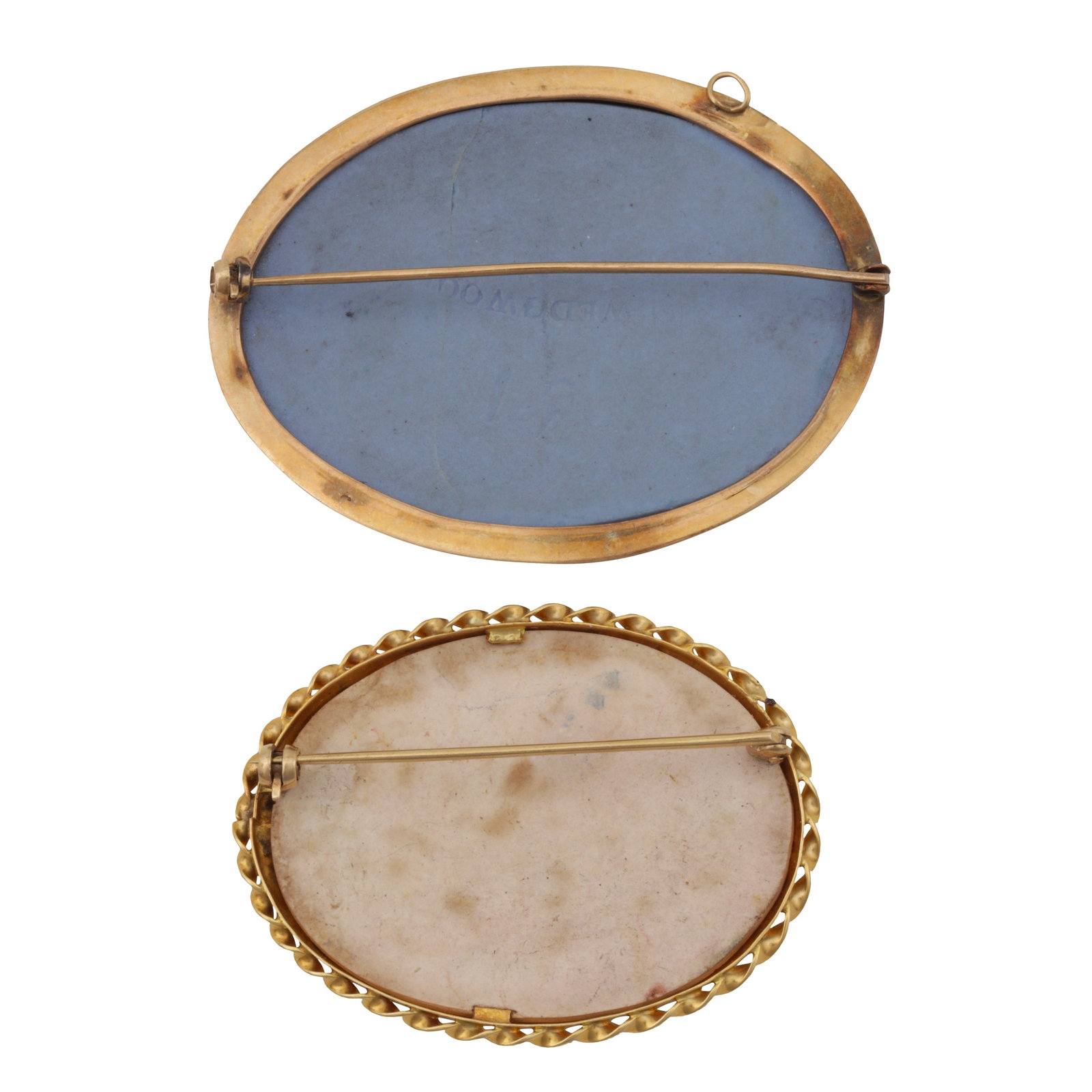 Two Wedgwood brooches Yellow metal - 2