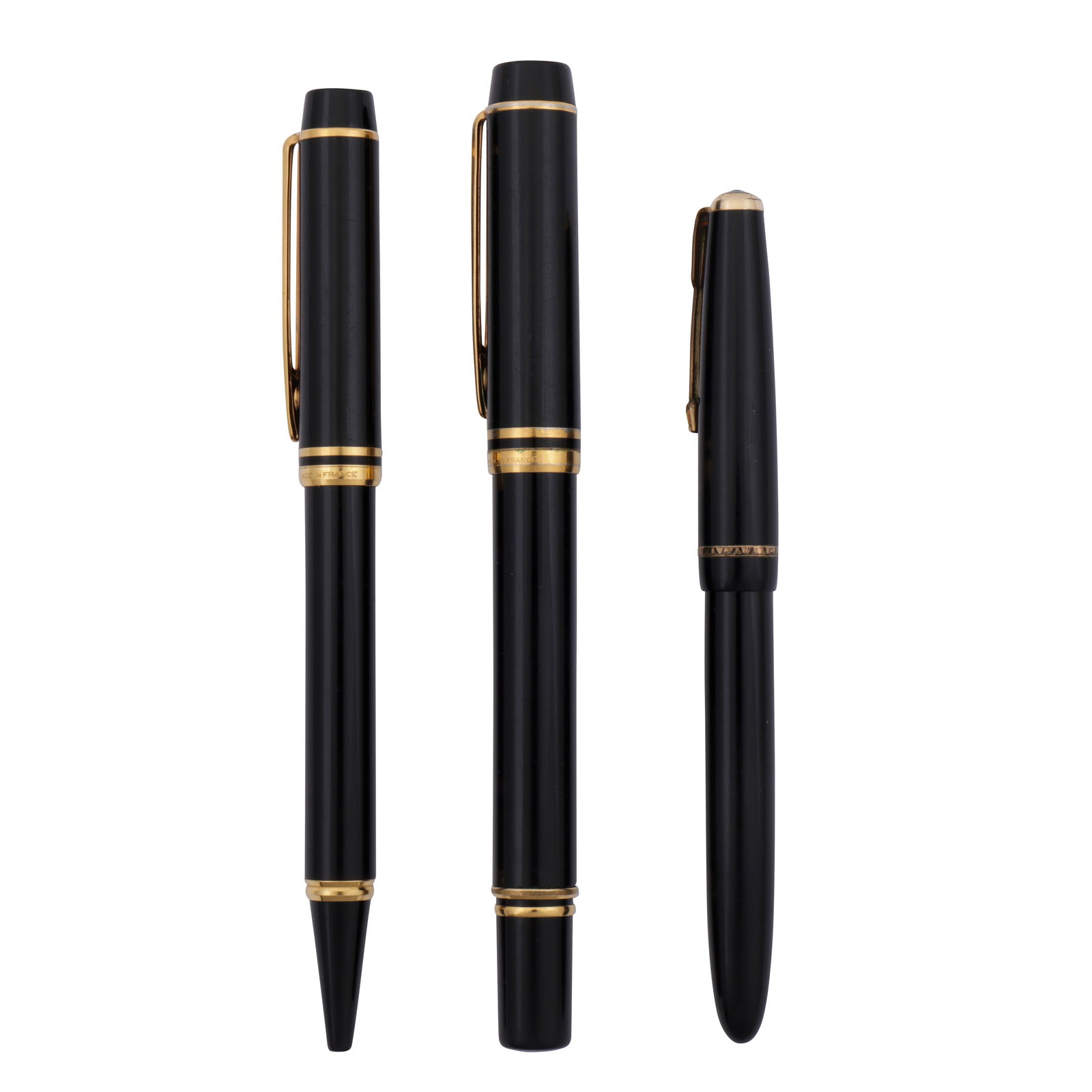 A Waterman Ideal fountain pen & ballpoint pen Together with a Parker Slimfold fountain pen: A Waterman Ideal fountain pen & ballpoint pen Together with a Parker Slimfold fountain pen The group to comprise of a Waterman France Ideal fountain pen with black cap and barrel, the cap with gilt
