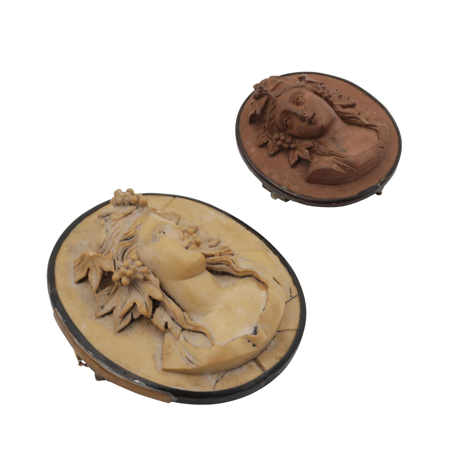 Two lava cameo brooches Black metal - 2