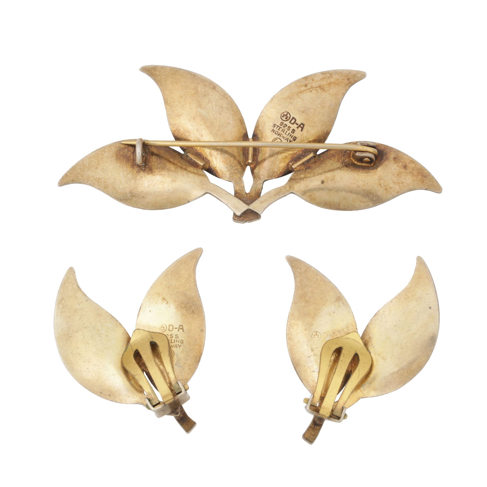 David Anderson | A white enamel brooch and earring suite White metal - 2