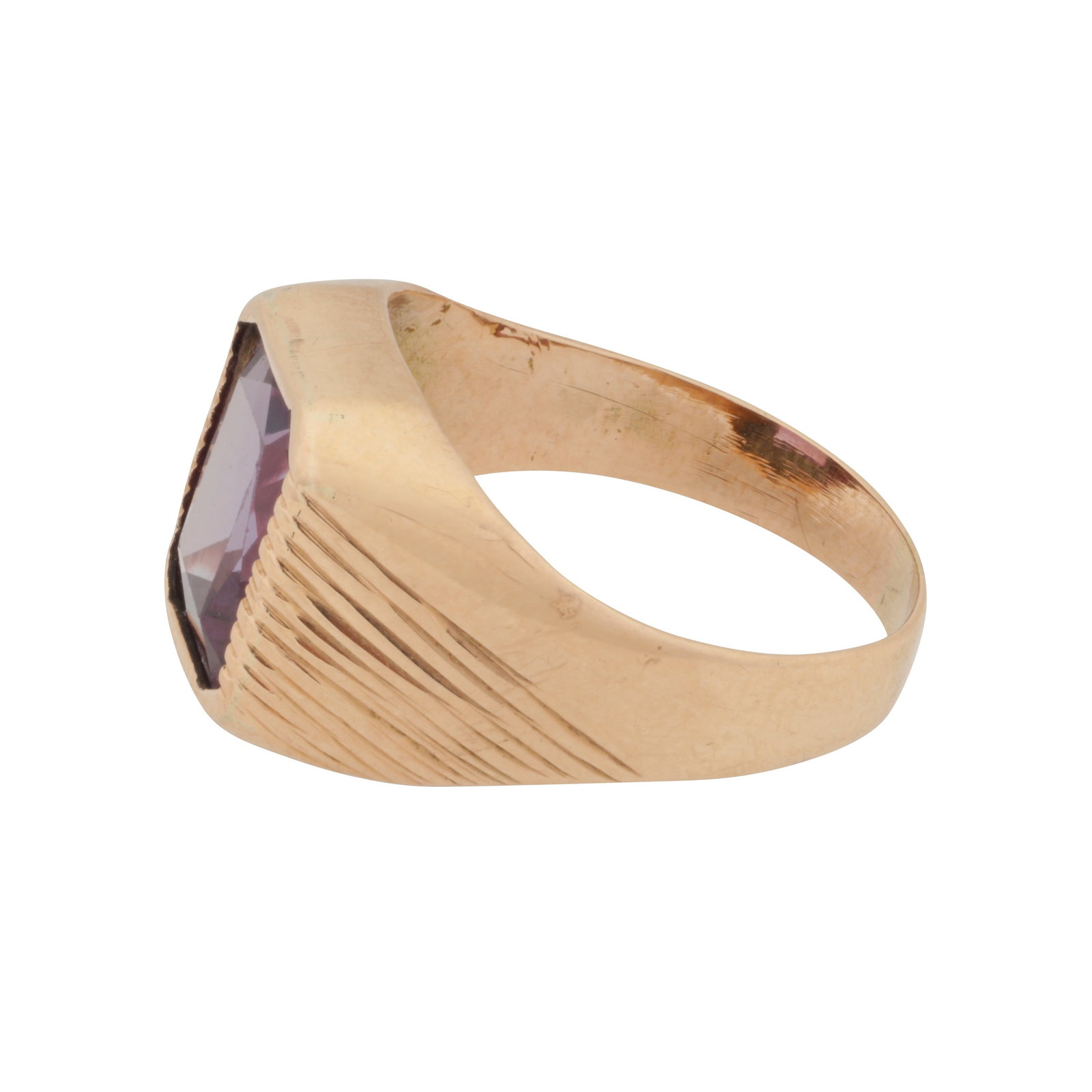 A synthetic colour change sapphire ring Yellow metal - 3