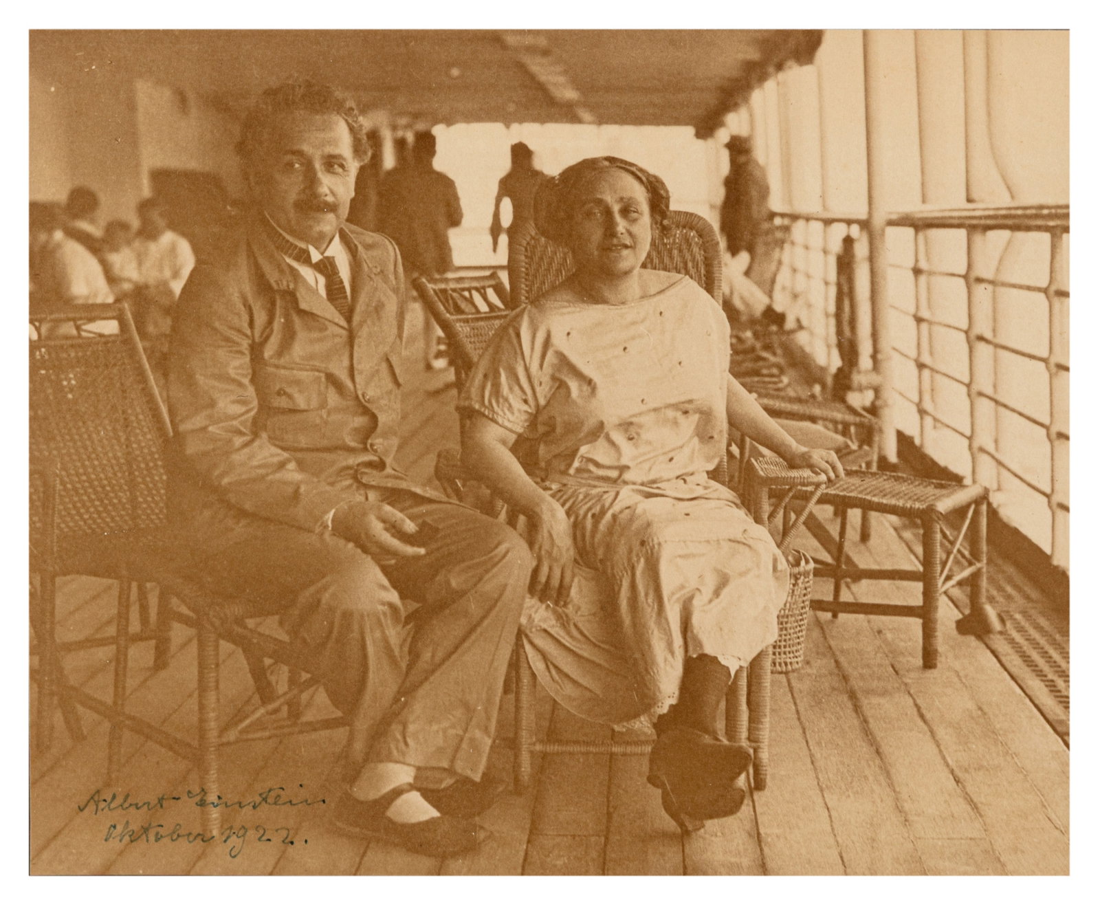Einstein (Albert) Signed photograph - 2