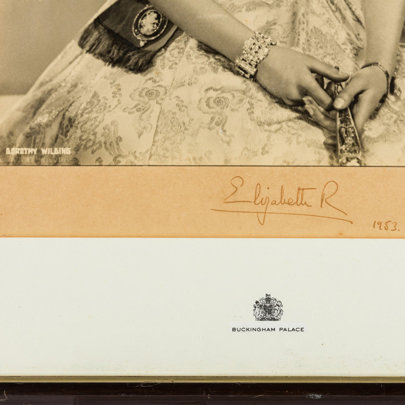 [Elizabeth II, Queen of the United Kingdom].- Dorothy Wilding Signed portrait - 2