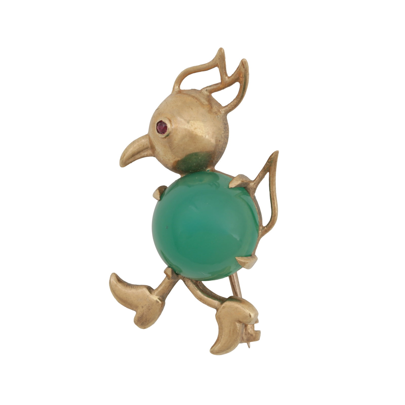 A chalcedony and ruby character brooch 9ct yellow gold: A chalcedony and ruby character brooch 9ct yellow gold Of polished design, set with a green chalcedony cabochon body and a ruby eye, pin and safety catch, maker's mark, UK hallmark, length 3.5cm