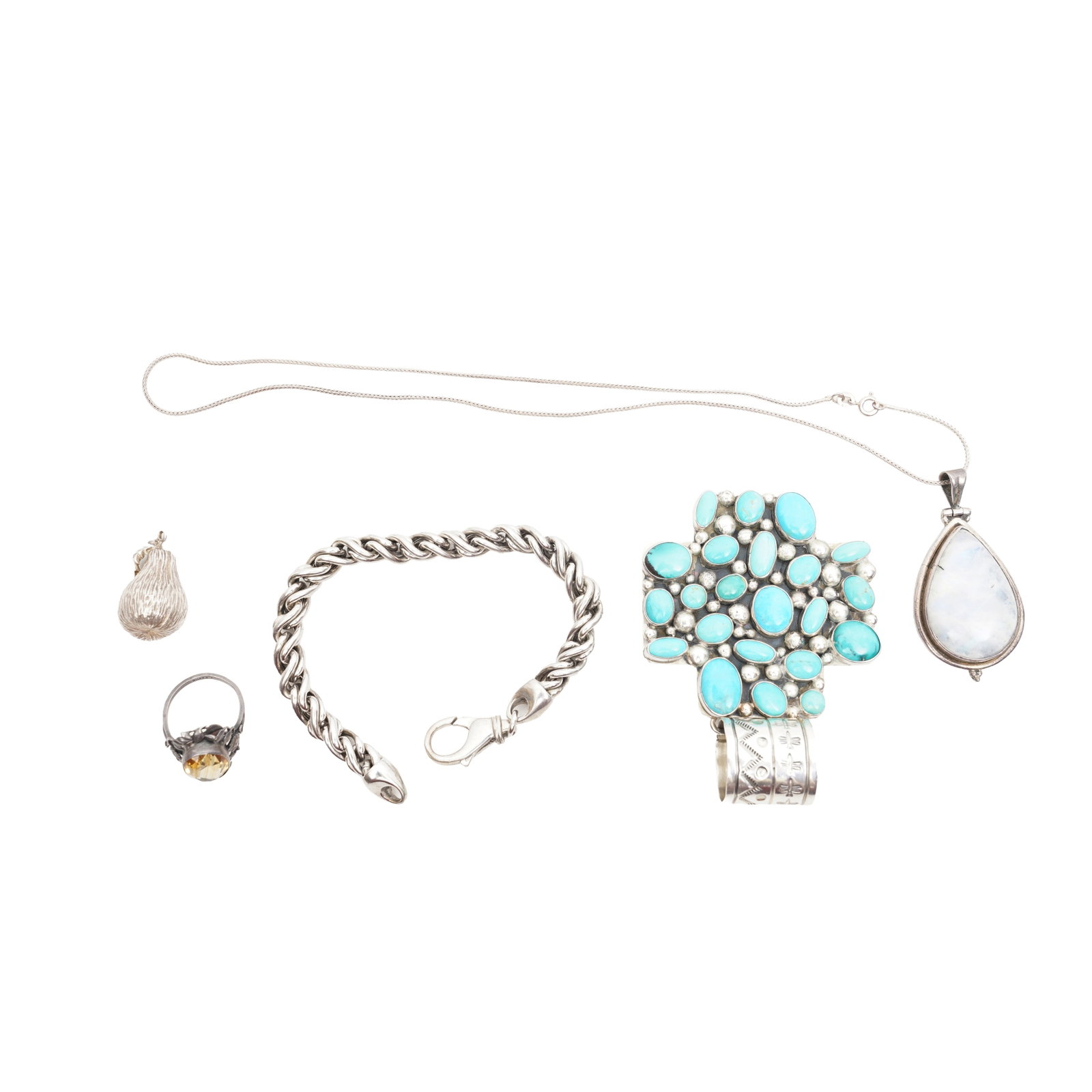 A collection of silver jewellery (1 of 1)