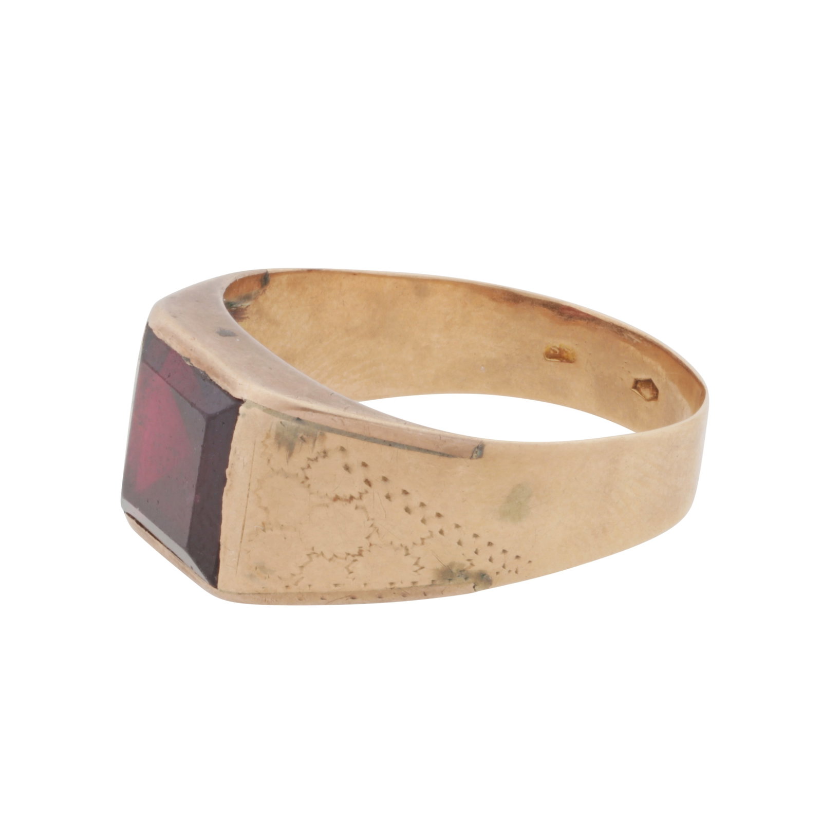 A garnet ring Yellow metal - 2