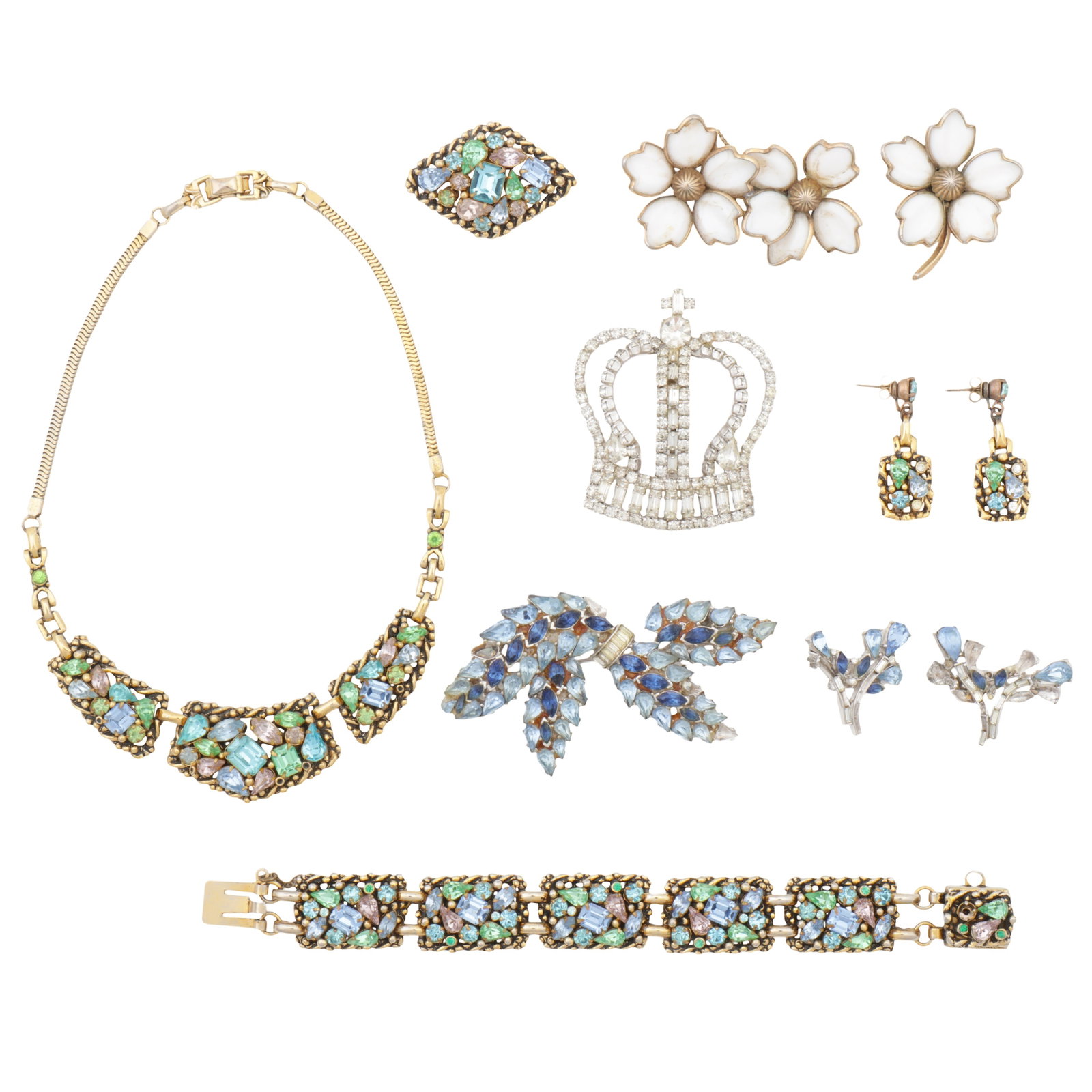 A group of costume jewellery Yellow and white metal (1 of 1)