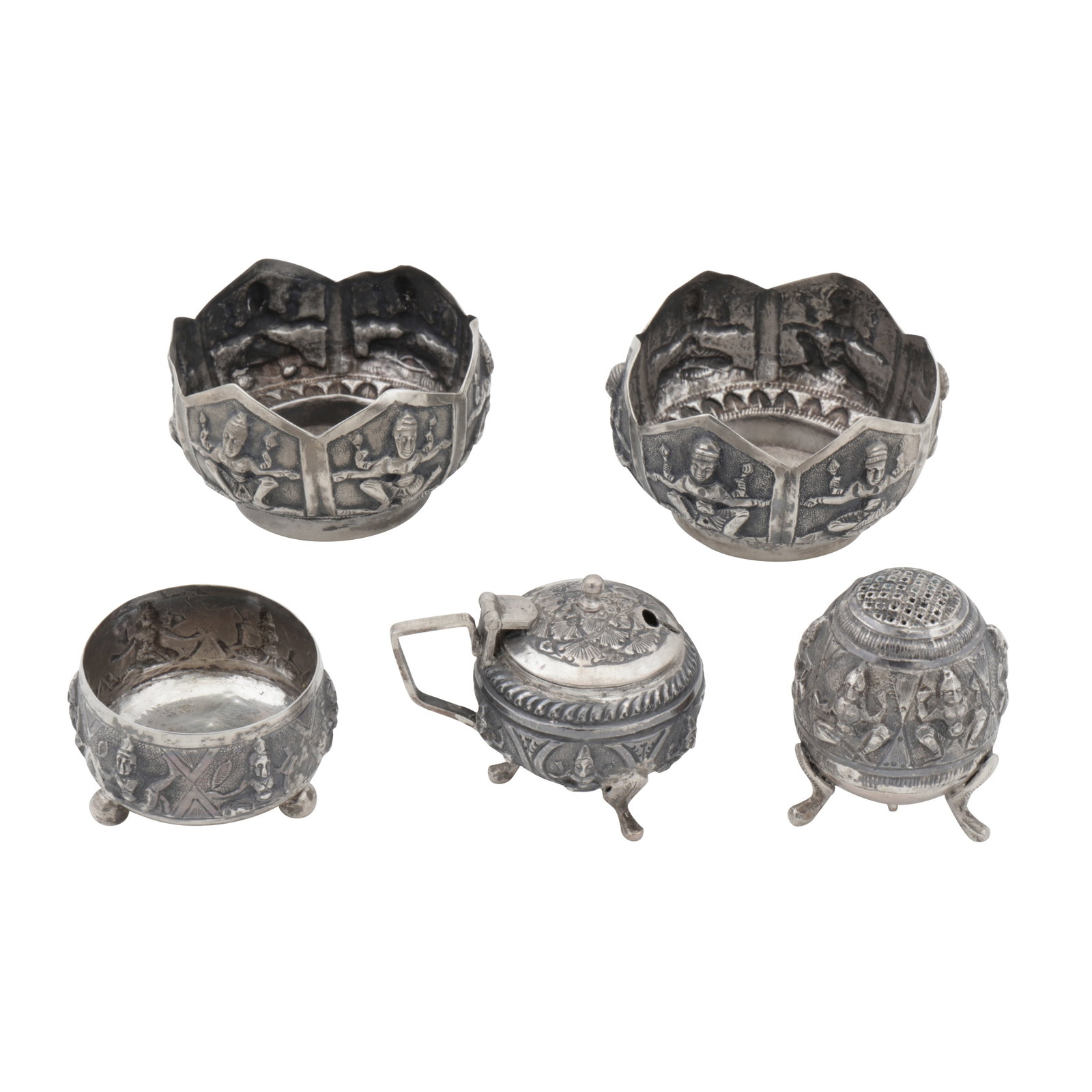 Madras circa 1910 A pair of early 20th century Anglo – Indian unmarked silver small bowls (1 of 1)