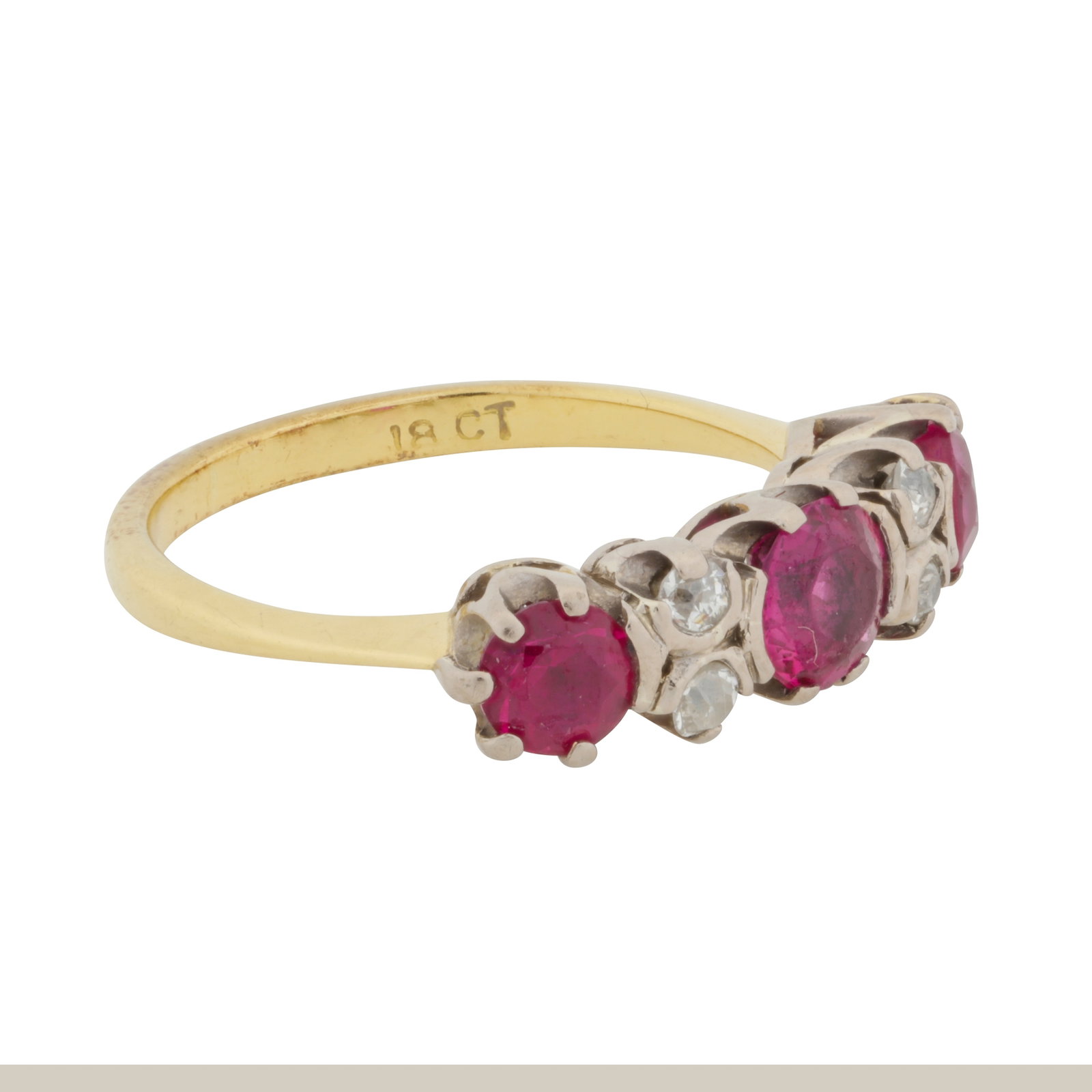A ruby and diamond ring Yellow and white metal - 2