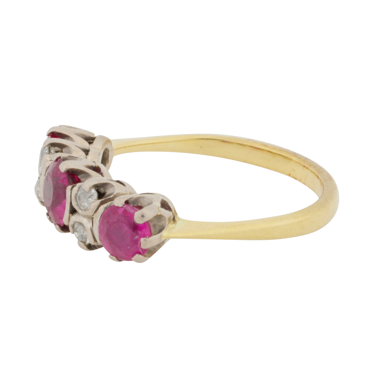 A ruby and diamond ring Yellow and white metal - 3