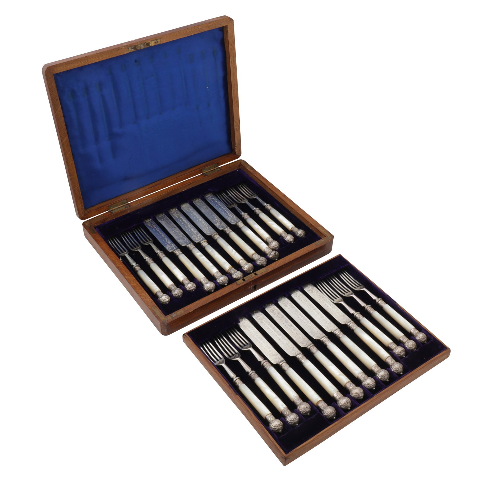 London 1895/96 by Maxfield and Sons A cased set of Victorian sterling silver fruit eaters (1 of 3)