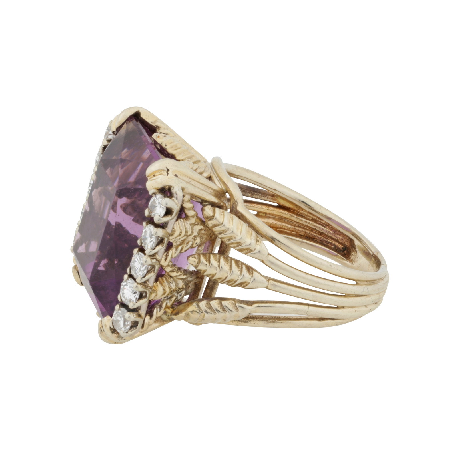 An amethyst and diamond ring Yellow metal - 3