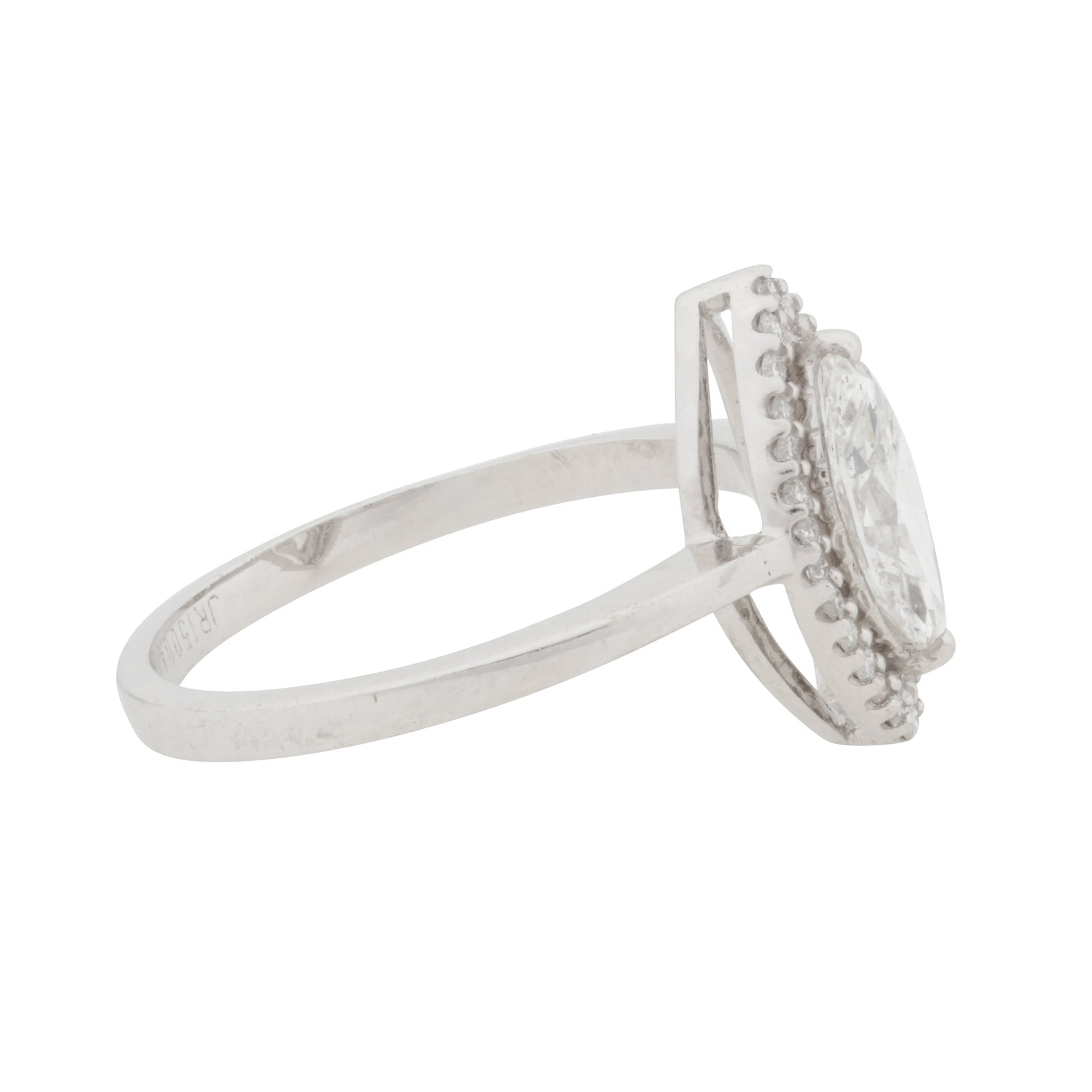 A diamond ring White metal - 2