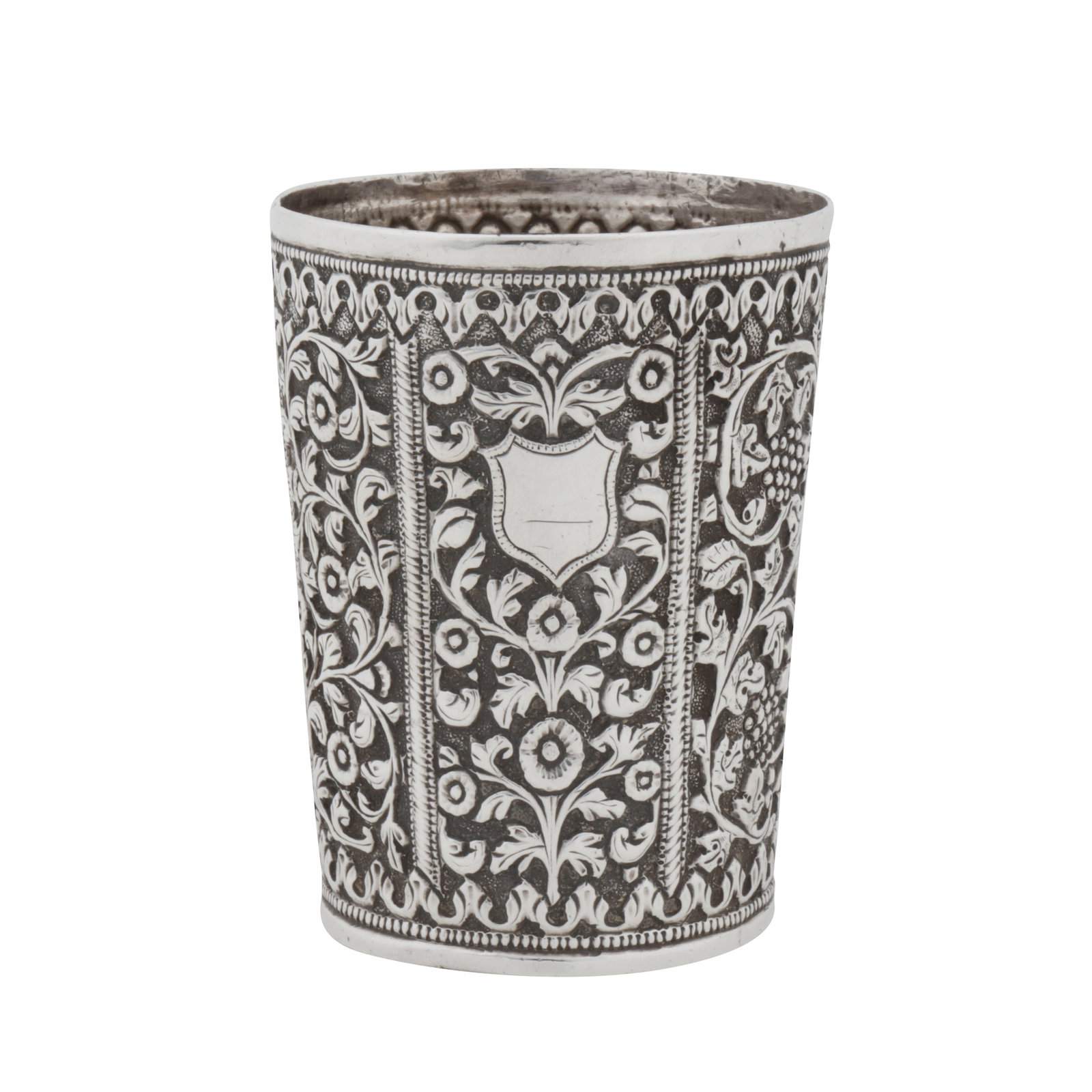 Cutch circa 1870 A mid to late 19th century Anglo-Indian silver beaker (1 of 4)