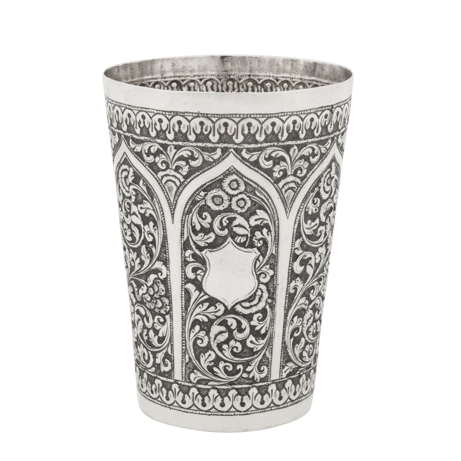 Cutch circa 1900 A late 19th / early 20th century Anglo-Indian unmarked silver beaker (1 of 4)