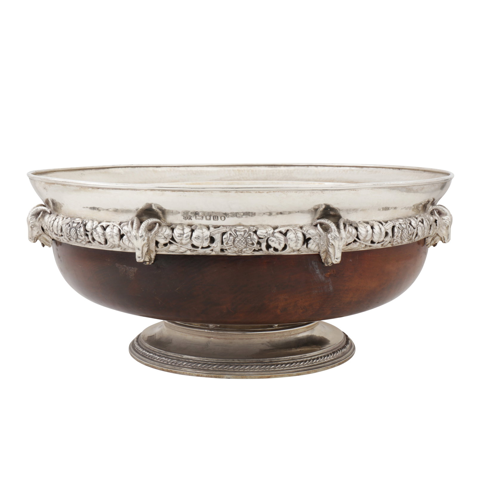 London 1935 by Omar Ramsden (1873-1939) A large George V ‘Arts and Crafts’ sterling silver (1 of 7)