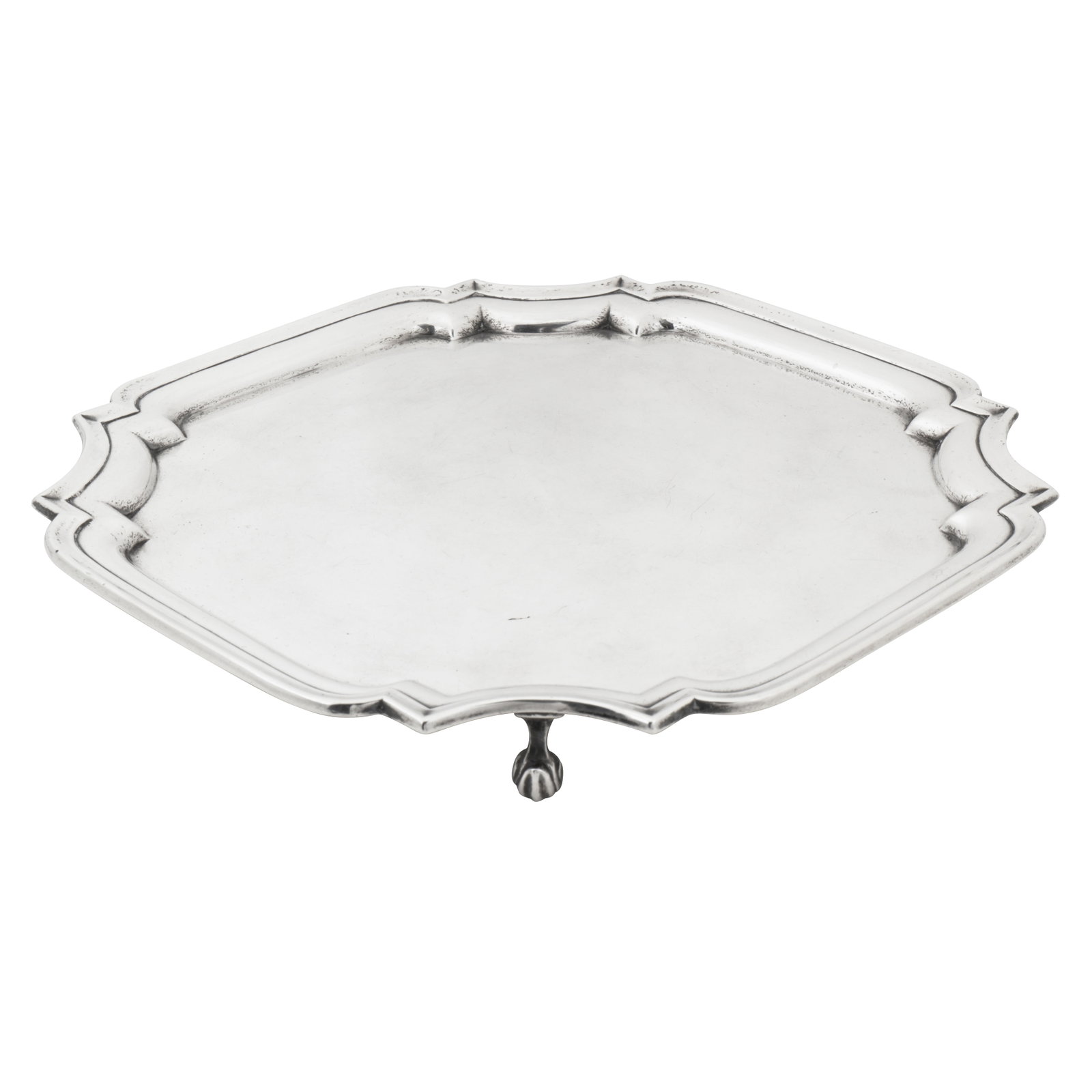 Birmingham 1937 by Deakin and Francis A George VI sterling silver salver: Birmingham 1937 by Deakin and Francis A George VI sterling silver salver Of square form with re-entrant corners with shaped ovolo edge and moulded rim, all upon four scroll feet. Fully marked to the r