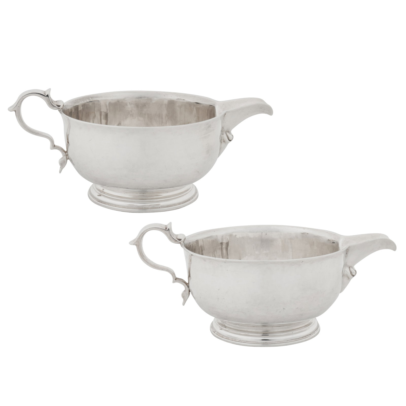 London 1924 by Tessiers A pair of George V sterling silver sauceboats (1 of 5)