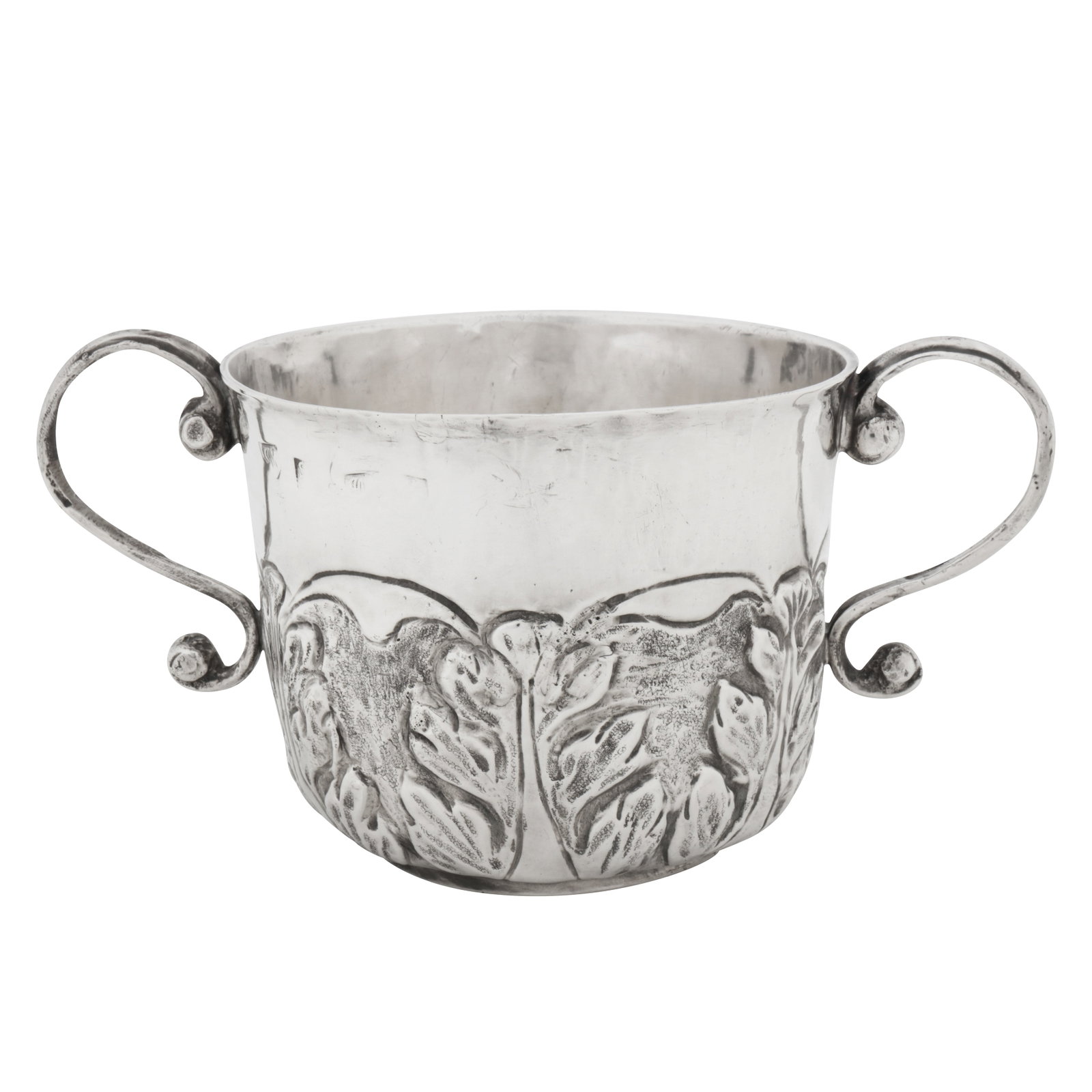 Plymouth circa 1695 by John Murch A William III provincial silver twin handled porringer or caudle (1 of 4)