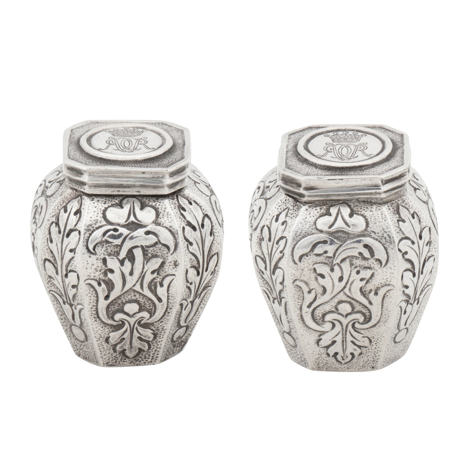London 1675 by Osmond Strickland (free 4th May 1660) A pair of Charles II sterling silver vanity or (1 of 6)