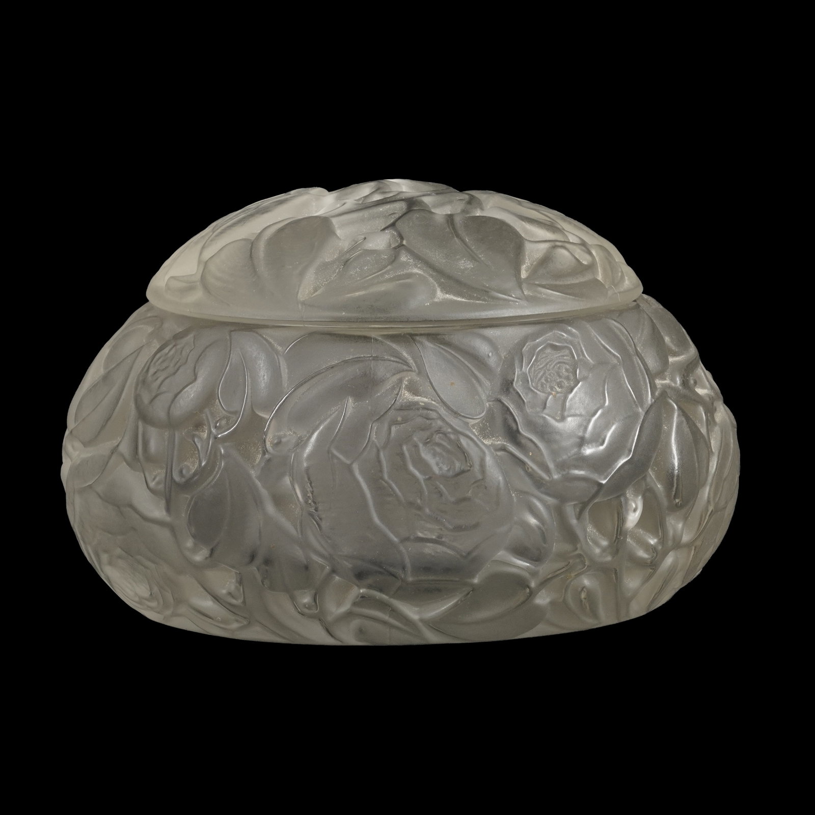 Rene Lalique (French 1860-1945) 'Dinard' box and cover (1 of 3)