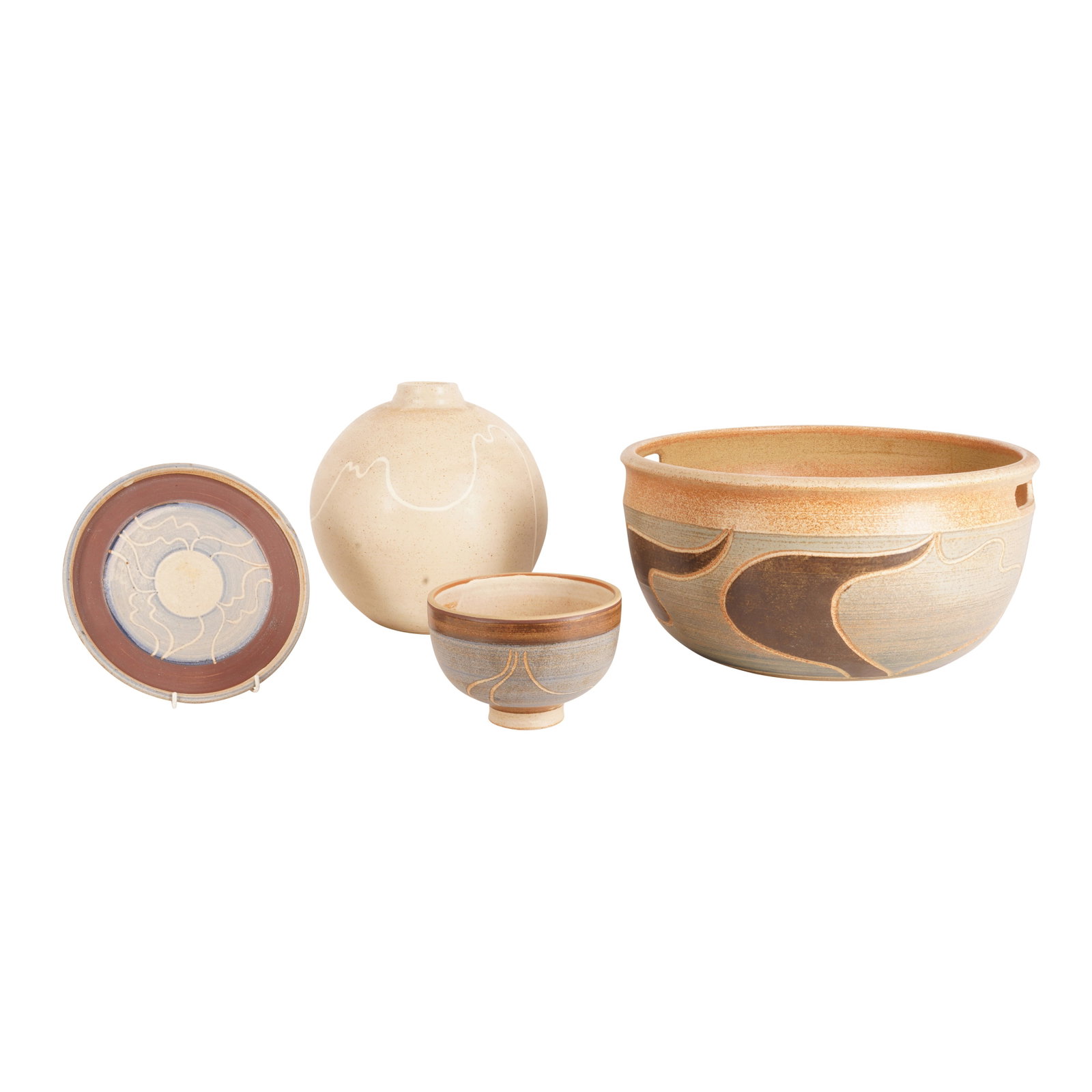 Usch Spettigue (Contemporary) Large bowl with carry handles, small bowl, saucer, and vase: Stoneware Impressed 'SP' stamp and one with applied label for 'USCH SPETTIGUE / HARKSTEAD / IPSWICH' Largest bowl: 38cm diameter, 19.5cm high, smallest bowl: 16cm diameter, 11cm high (4)