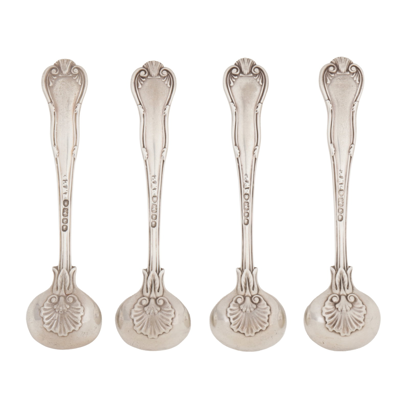 London 1840 by William Eaton A set of four Victorian sterling silver salt spoons - 2