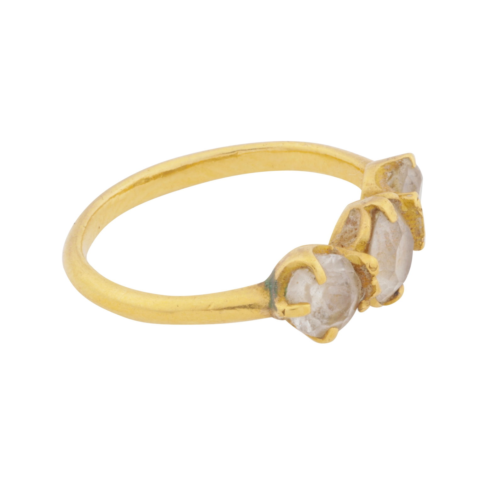 A three-stone paste ring Yellow metal - 2