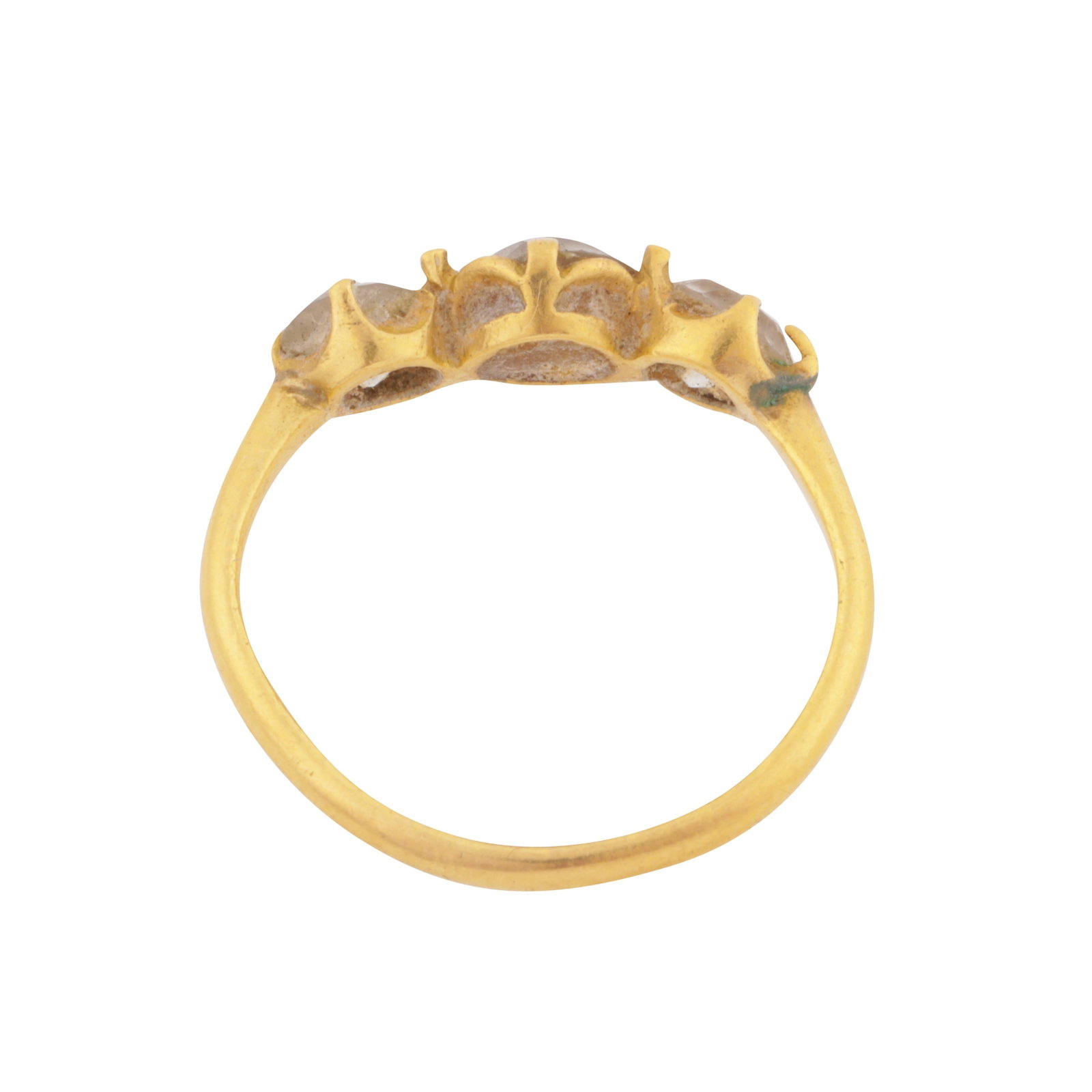 A three-stone paste ring Yellow metal - 3