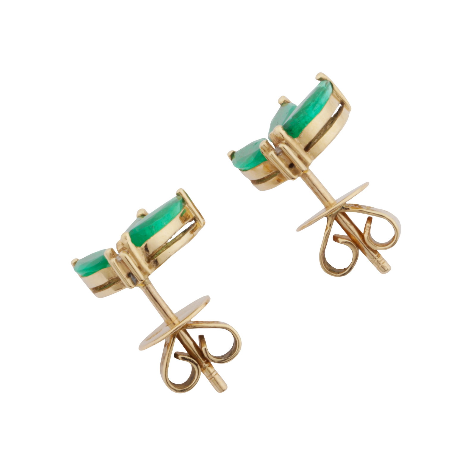 A pair of emerald and diamond stud earrings Yellow metal - 2