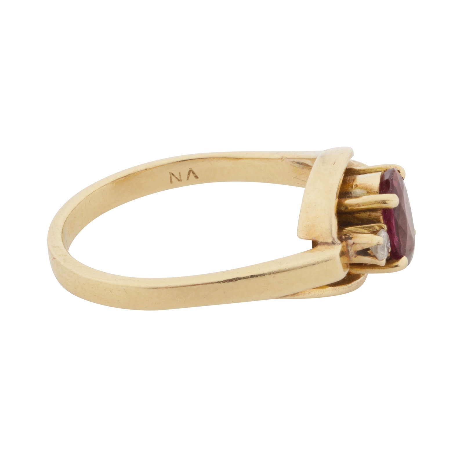 A ruby and diamond three stone ring Yellow metal - 2