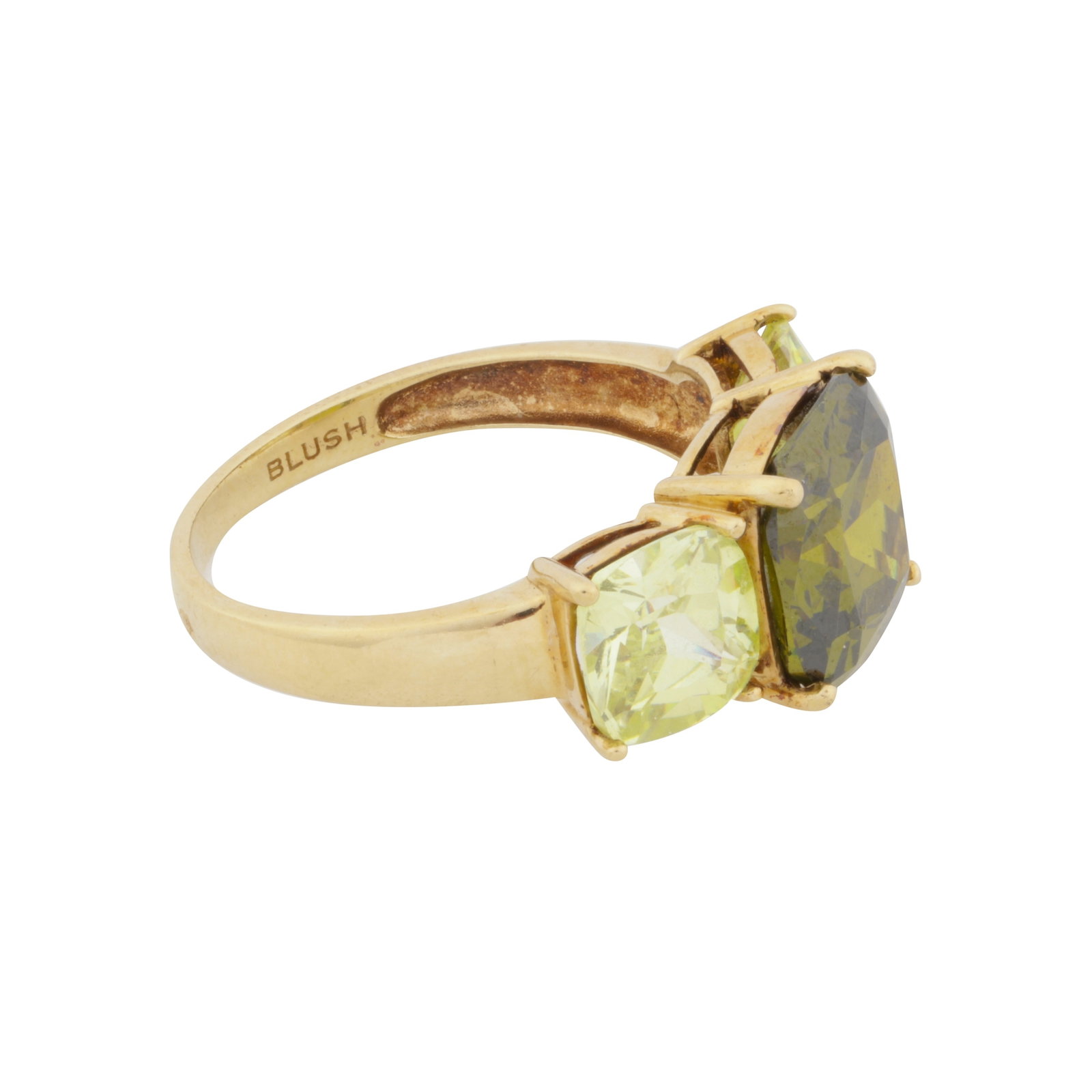 Blush Ι A three-stone gem set ring Yellow metal - 2