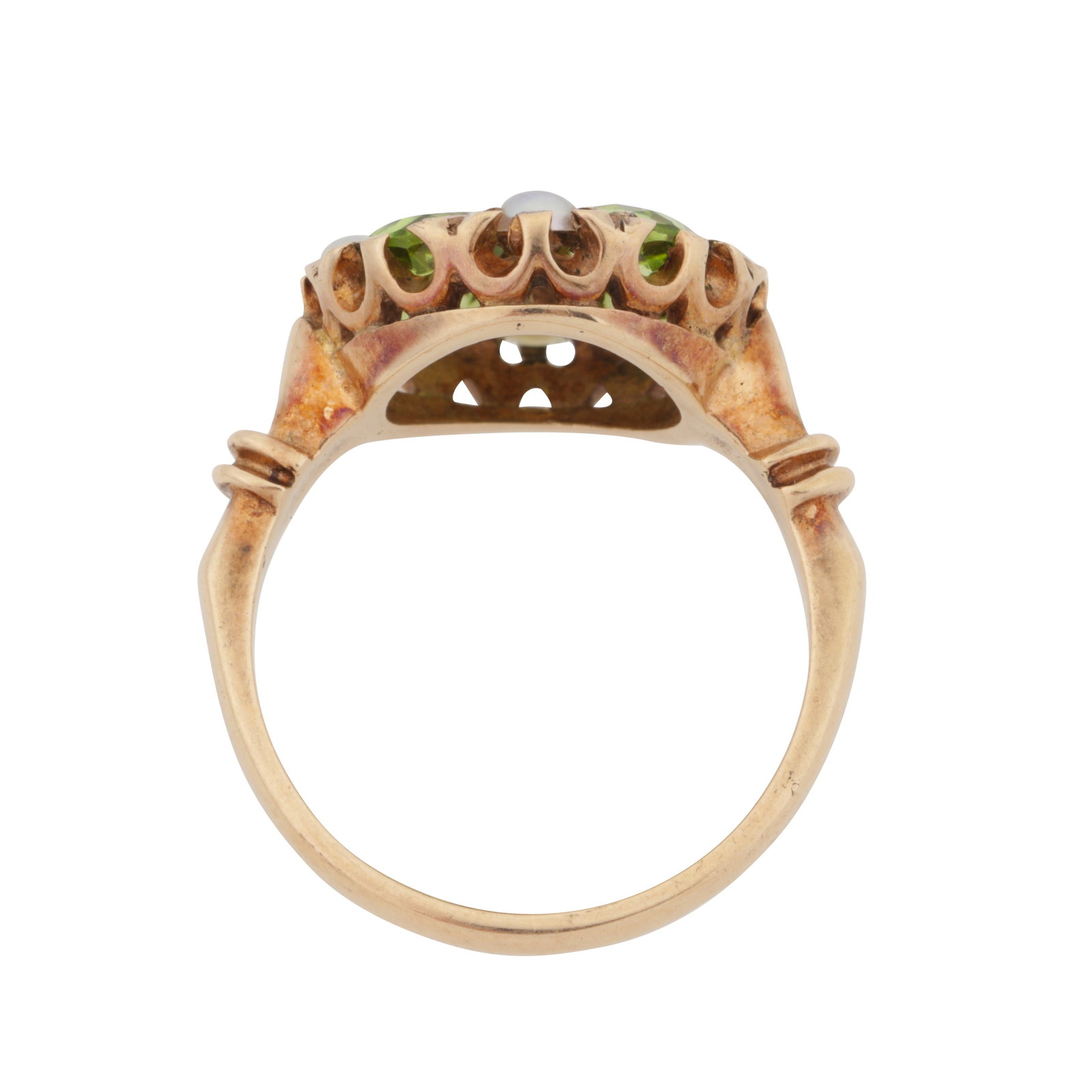 A peridot and seed pearl ring 9ct yellow gold - 3