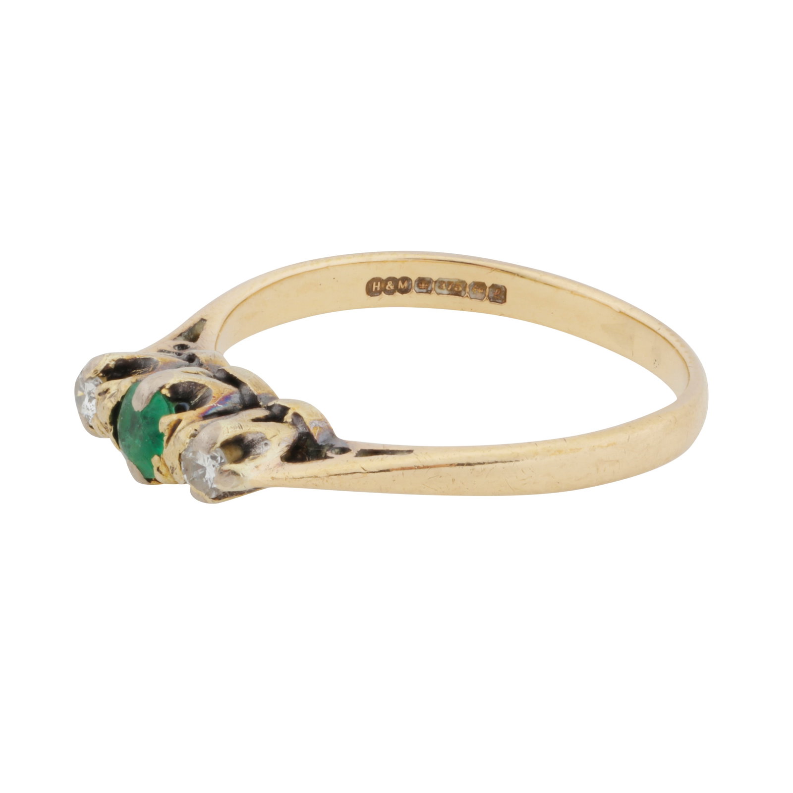 An emerald and diamond three stone ring 9ct yellow gold - 2