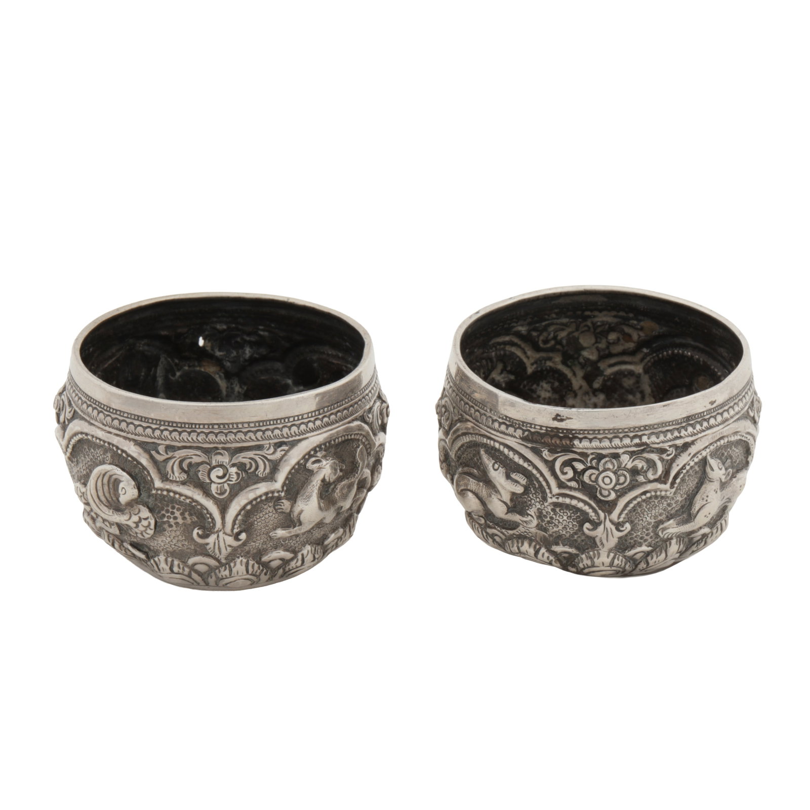 Rangoon or Mandalay circa 1910 A pair of early 20th century Burmese unmarked silver small bowls - 2