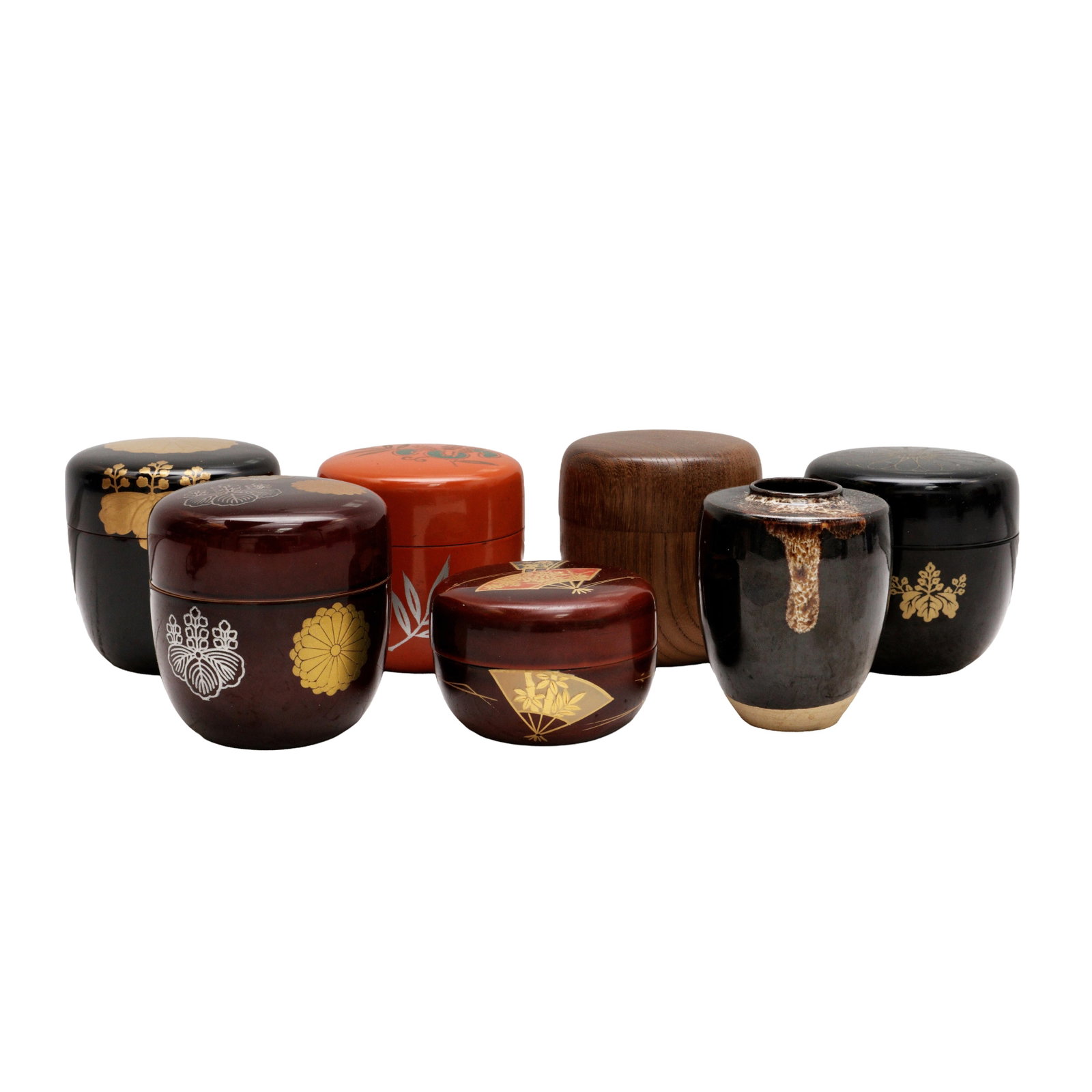 A group of seven Japanese lacquer and maki-e natsume tea caddies, 20th century (1 of 14)
