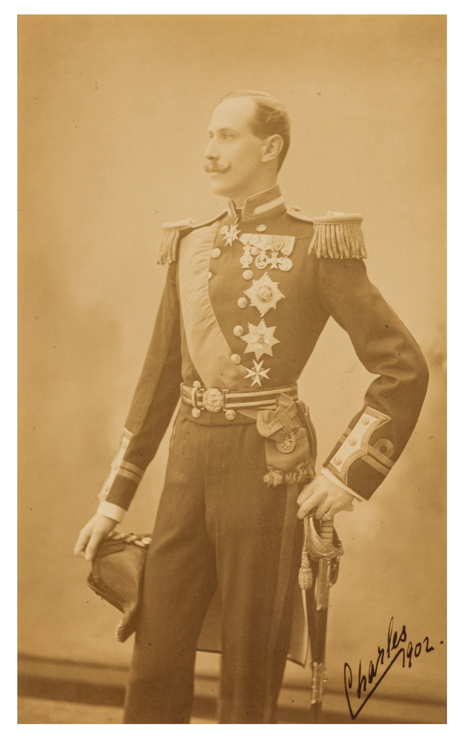 Haakon VII, King of Norway Signed photograph - 2