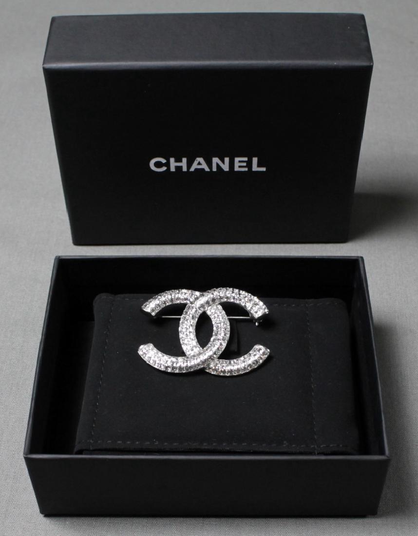 AUTHENTIC CHANEL PIN (1 of 4)