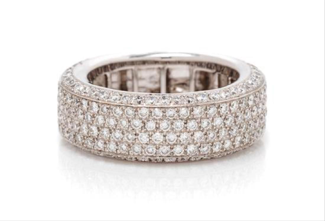 An 18 Karat White Gold and Diamond Ring, 7.00 dwts. (1 of 2)