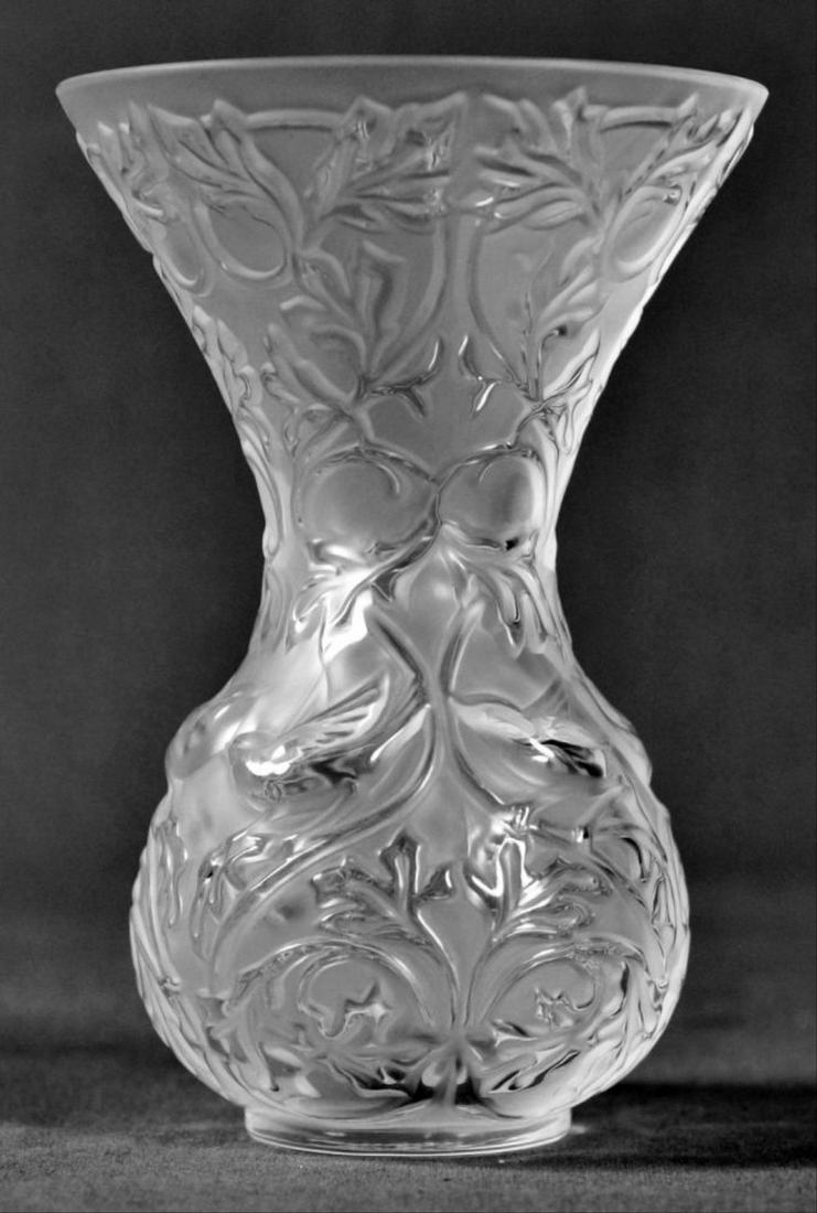 For Auction Small Lalique Vase Nan On Feb 26 2020 World Of
