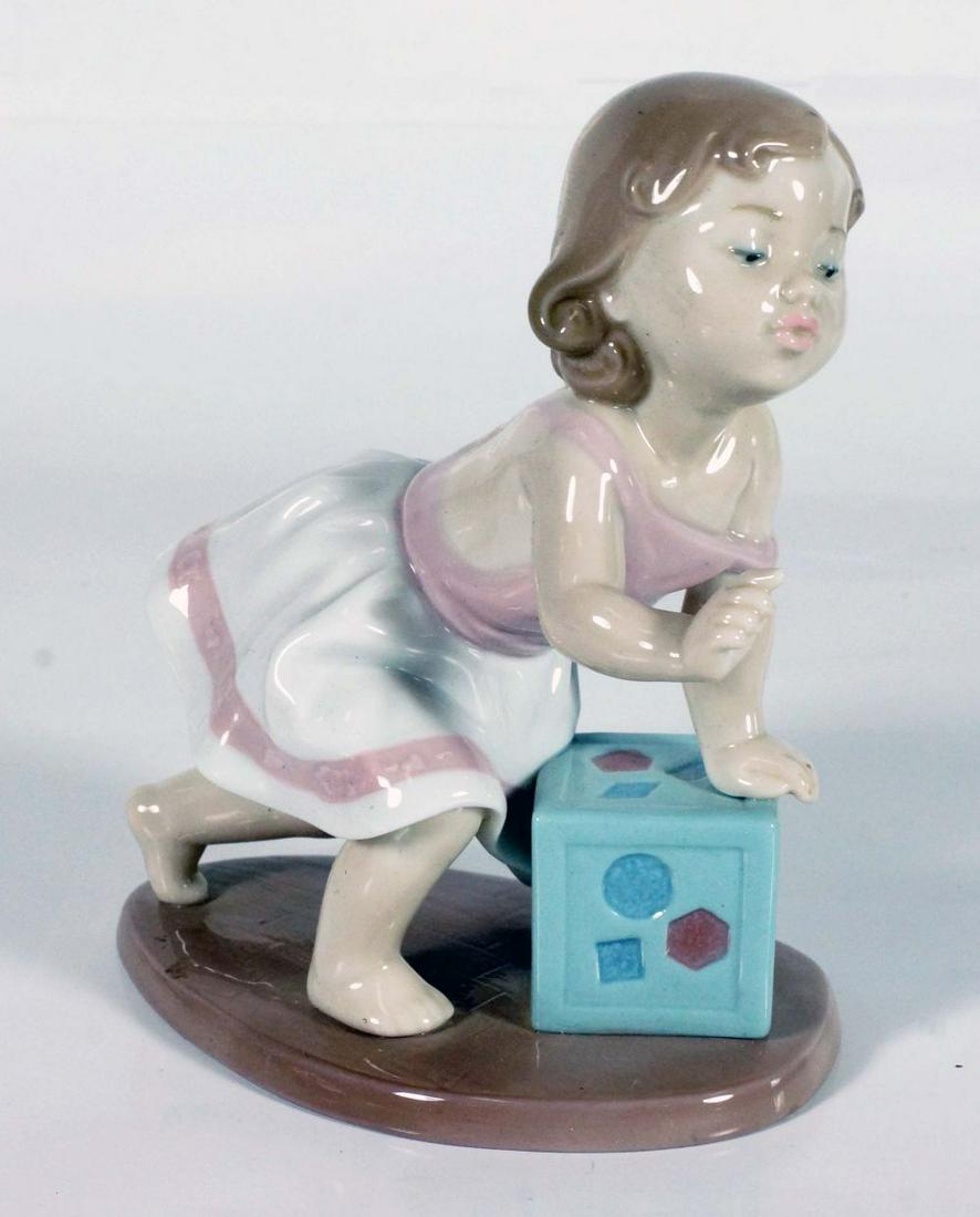 Lladro My First Step #6428 (1 of 4)