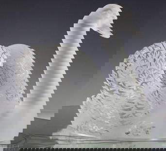 Lalique Frosted Crystal Swan and Miroir Cygnes Centerpiece: Lalique Frosted Crystal Swan and Miroir Cygnes Centerpiece Lalique Frosted Crystal Swan and Miroir Cygnes Centerpiece Rene Lalique (1860-1945) for Lalique, France "Miroir Cygnes" centerpiece, designed